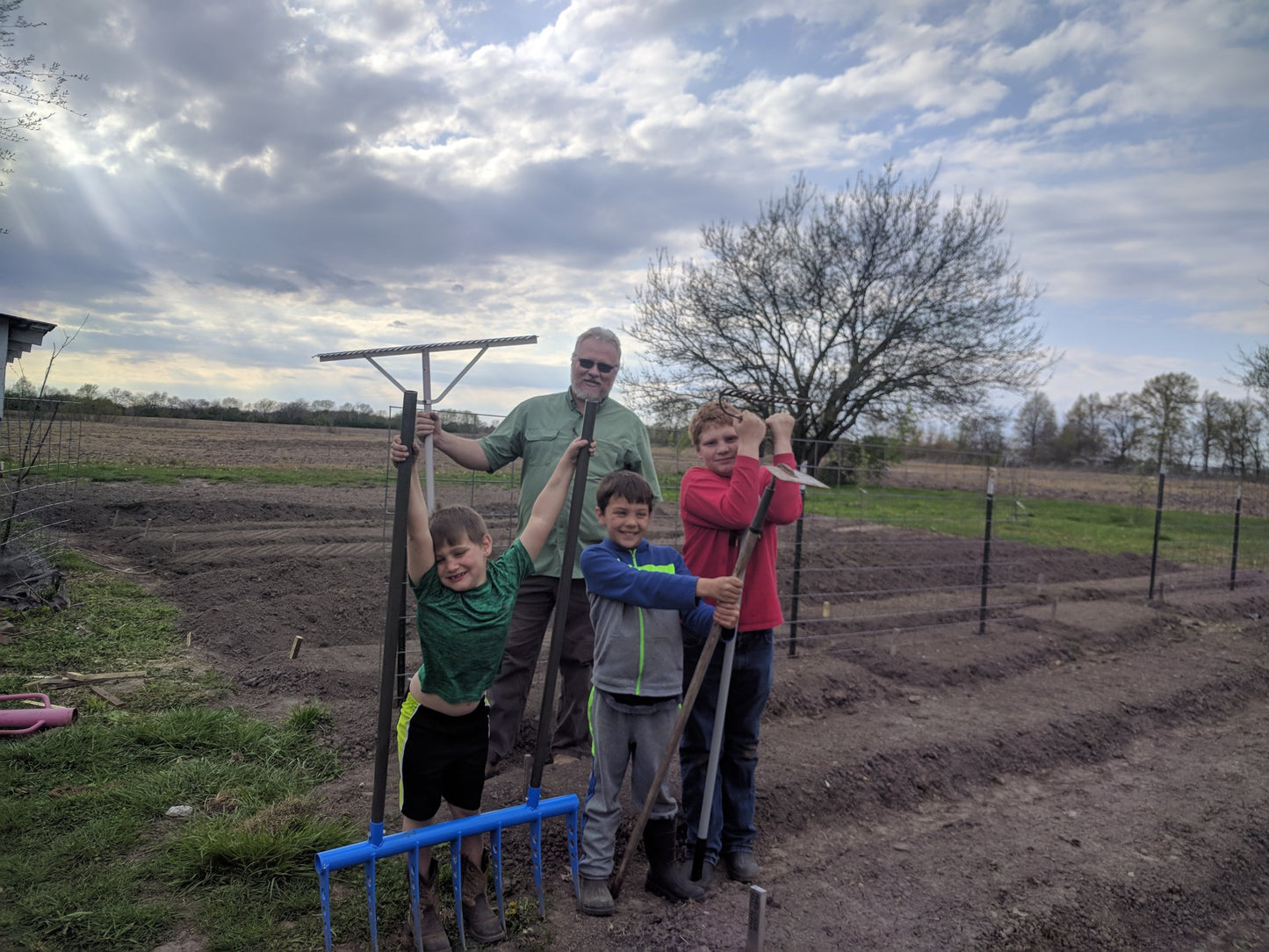 Teamwork makes the dreamwork when it comes to farming and gardening, this dream team is using a Market Gardener Treadlite Broadfork to cultivate and promote soil health