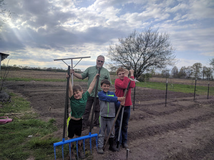Teamwork makes the dreamwork when it comes to farming and gardening, this dream team is using a Market Gardener Treadlite Broadfork to cultivate and promote soil health